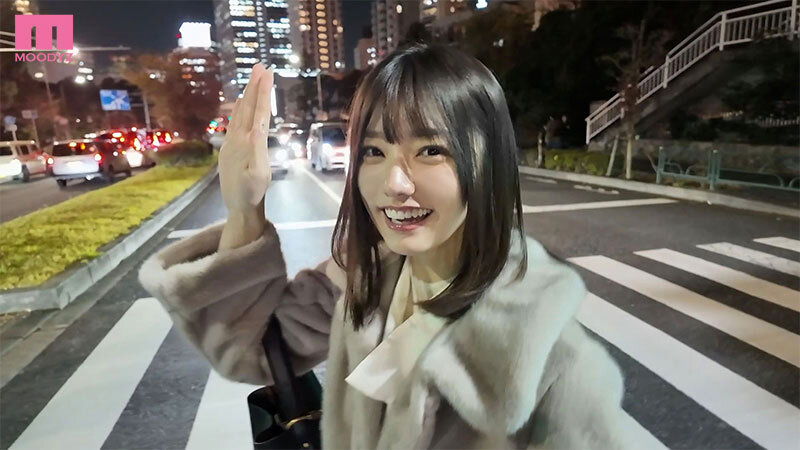 東京タワー周辺のホテルで乾杯する宮下玲奈